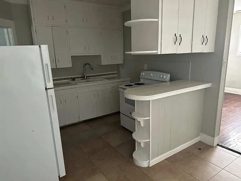 2216 Avenue O 1/2 — Photo 10
