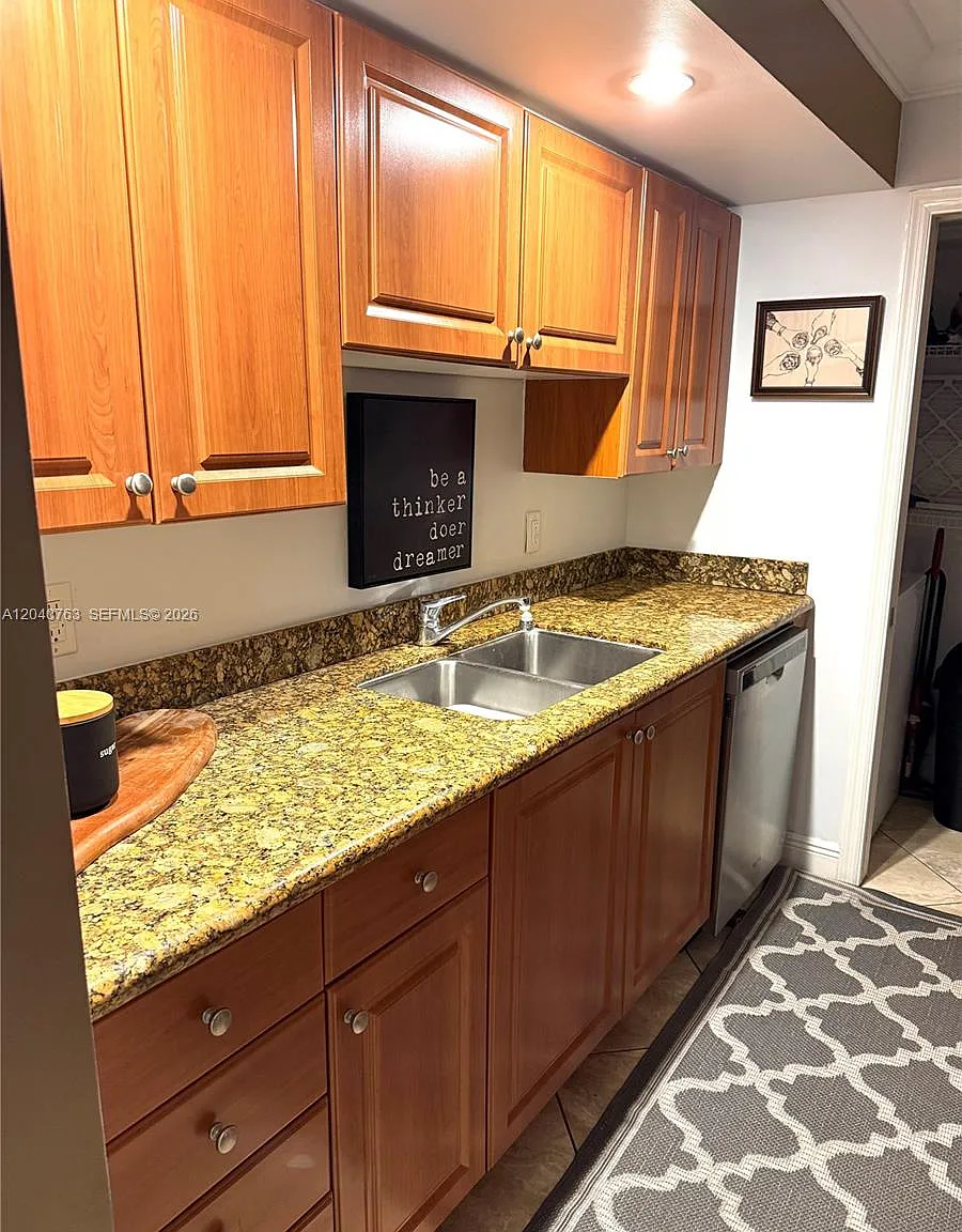 The Collins Condo — Photo 4