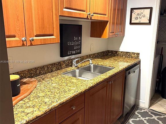 4th image of 6917 Collins Ave APT 506