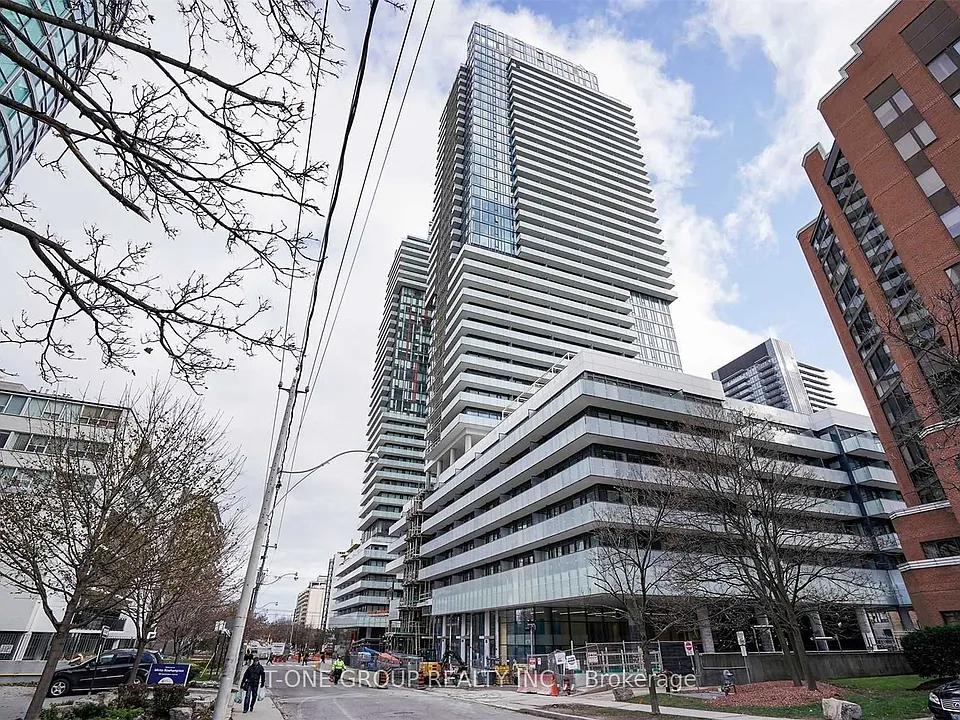 161 Roehampton Ave #2605