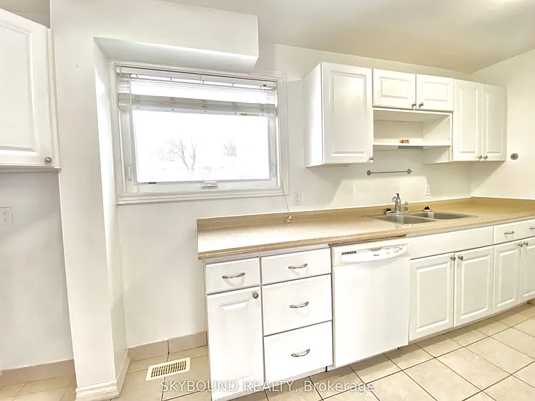 252 William Roe Blvd N #3 — Photo 13