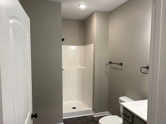 3rd image of 232 Calumet Dr #2