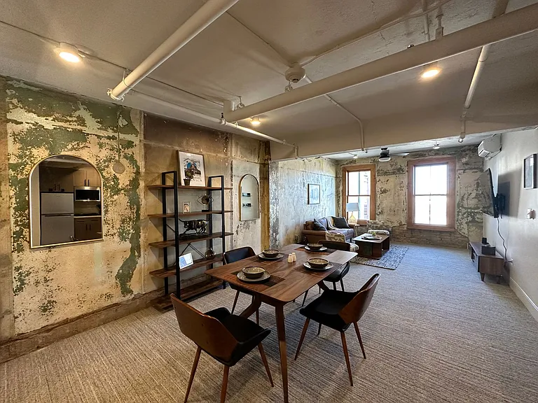 219 N Alamo St — Photo 9