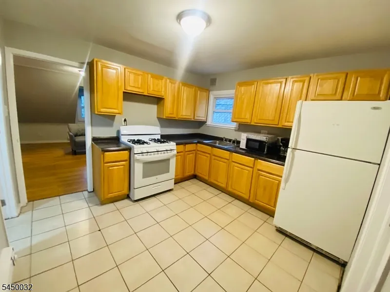 17 Chelsea Ave #3