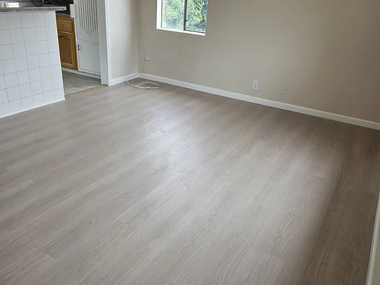 8925 Hildreth Ave #E — Photo 2