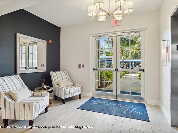 4th image of 842 Bay Colony Dr S #842