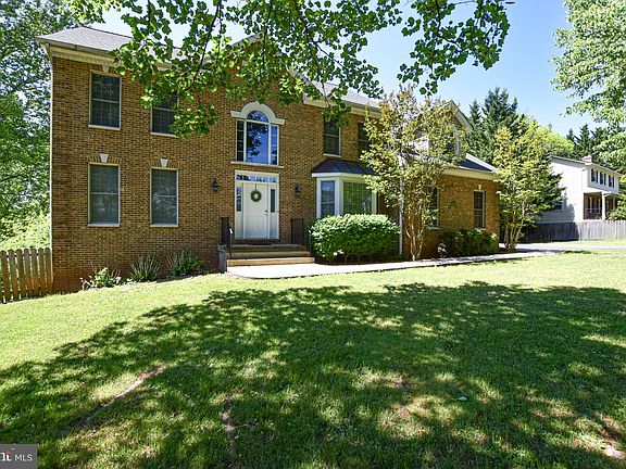 3rd image of 4228 Misty Ridge Dr