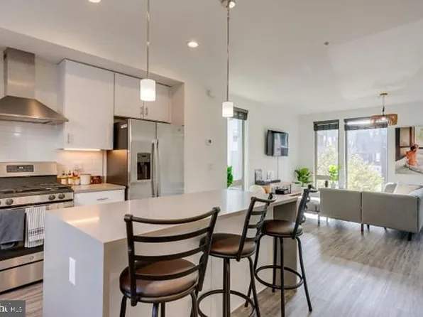 2008 Northbank Pl, Philadelphia, PA 19125