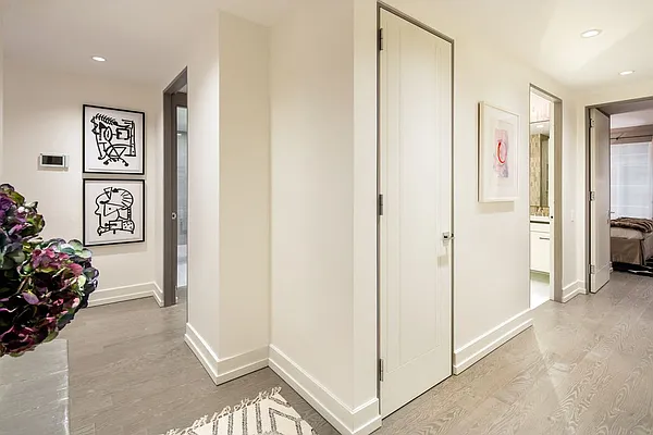 Sold by Extell Marketing Group LLC | media 1