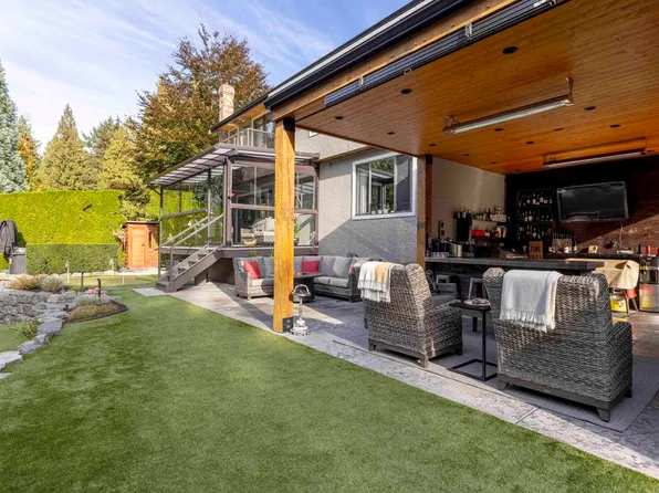 11383 153a St, Surrey, BC V3R 9J2