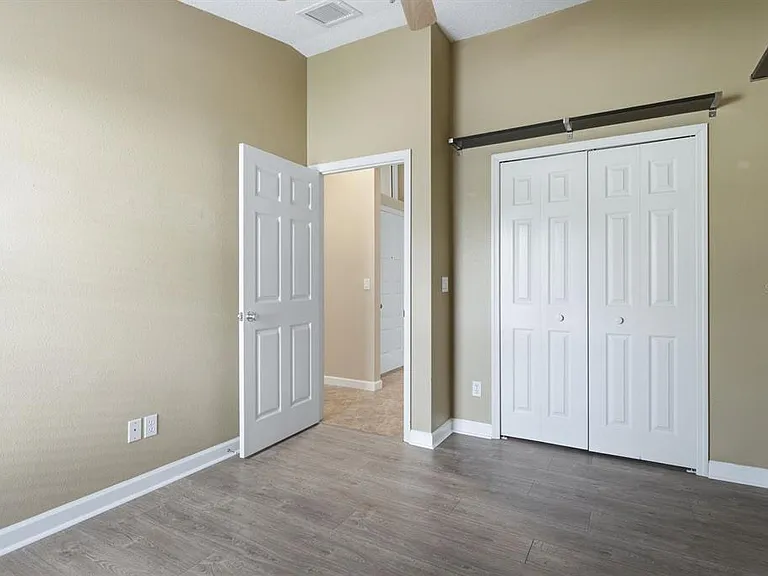 349 Fountainview Cir — Photo 21