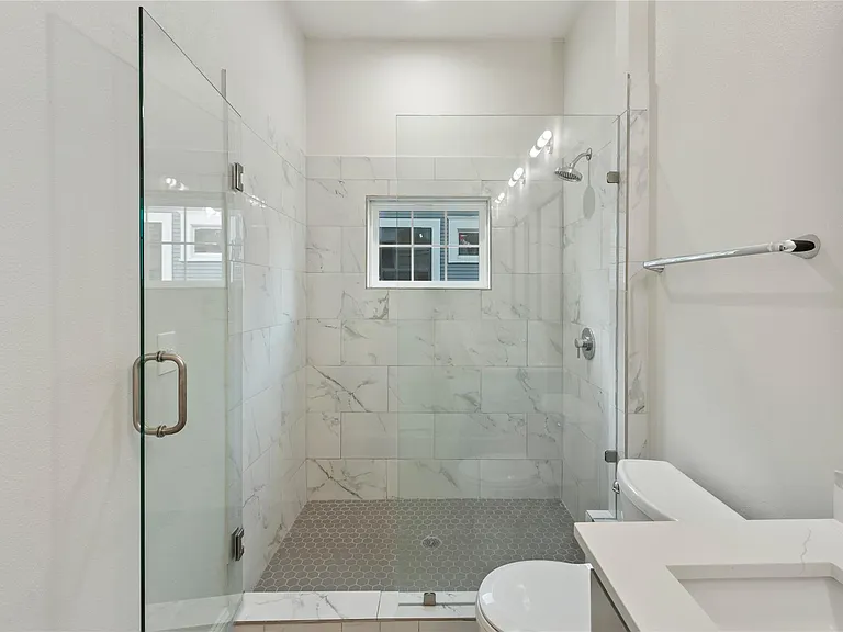 502 S Clinton Ave — Photo 9