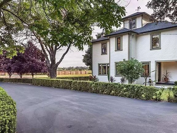 Front entrance & circular dirveway