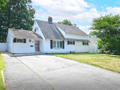 33 Teamster Lane, Levittown, NY, 11756