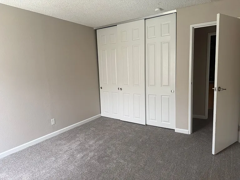 4606 Neil Rd #192 — Photo 4