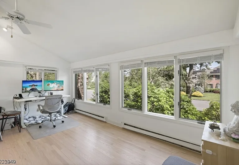 24 Thackeray Dr — Photo 12
