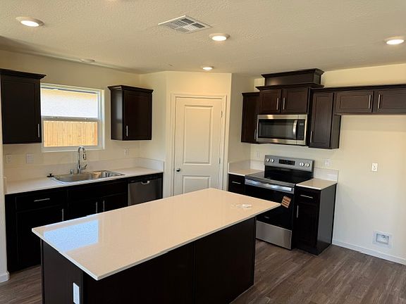4th image of 675 Skyler Ln