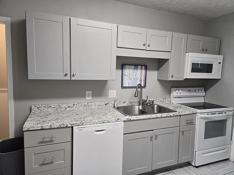 214 Country Club Ln #A — Photo 12