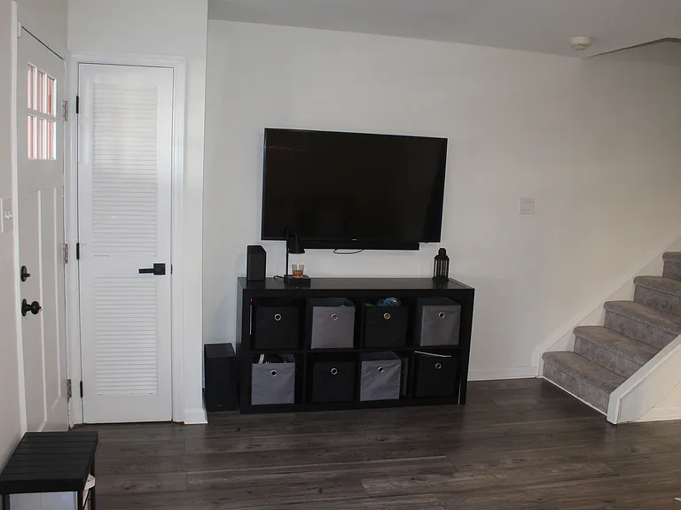 1322 N Hancock St — Photo 14