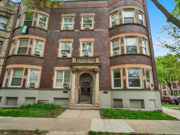 Wrigleyville Apartments, 855 W Grace St #1E, Chicago, IL 60613