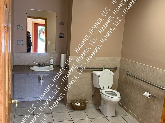5th image of 125 Lake Ave E #1