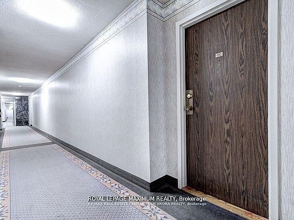 3rd image of 15 Kensington Rd #1912