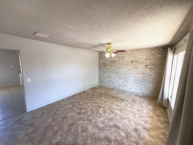 114 Wagon Wheel Dr — Photo 4