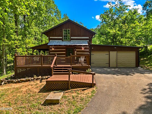 2nd image of 874 Layman Dr