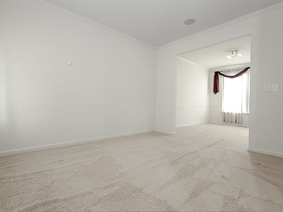 3rd image of 122 Blakely Rd