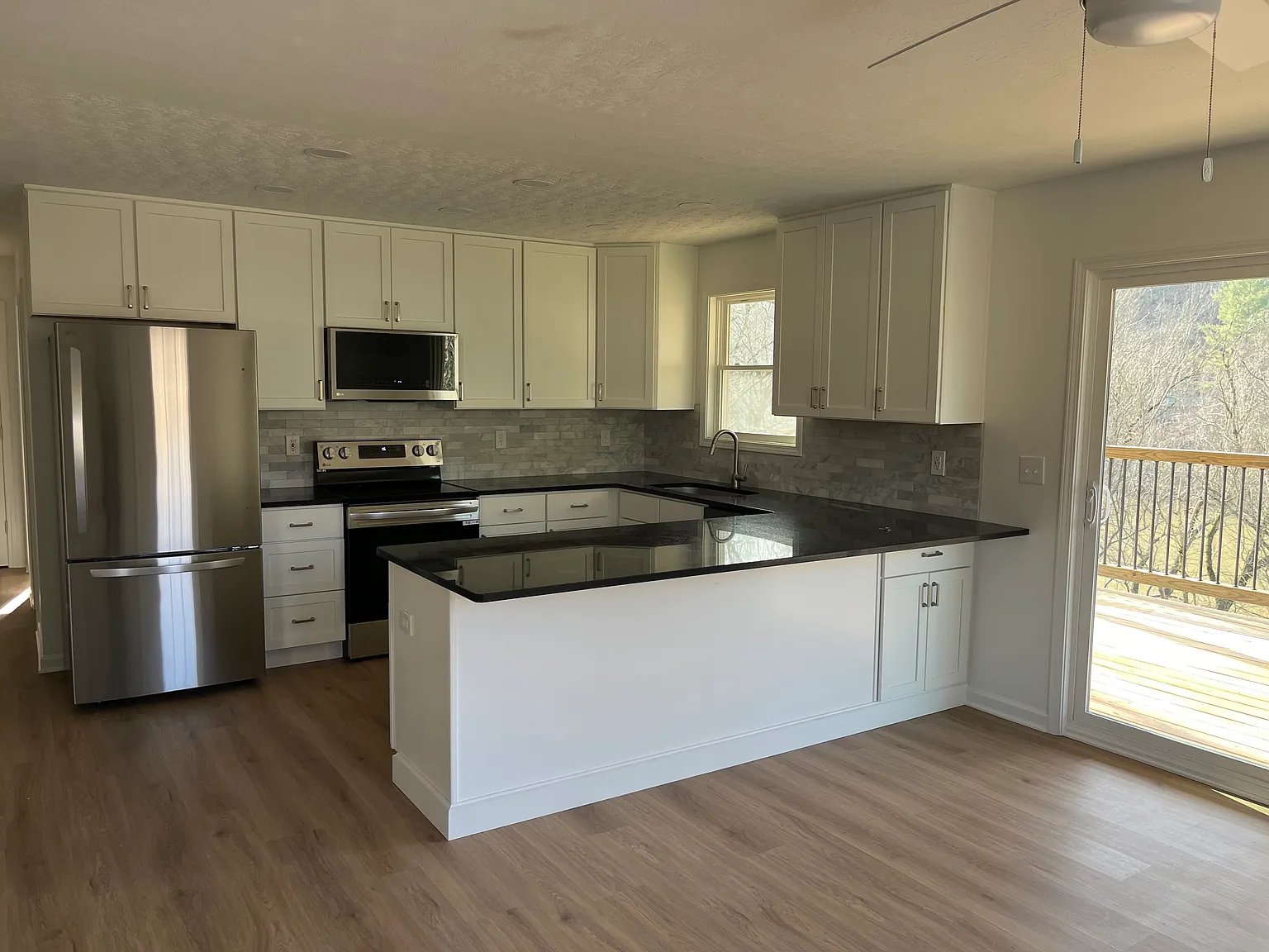 3 bed, 1500 sqft, $1,850 — Photo 2