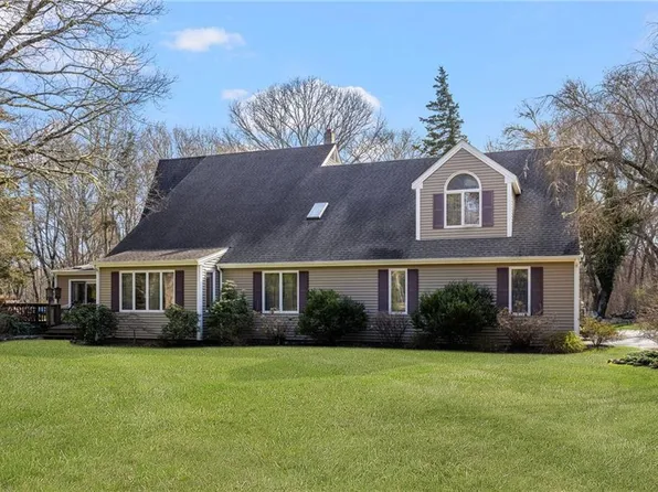 5 Lauri Dr, Charlestown, RI 02813