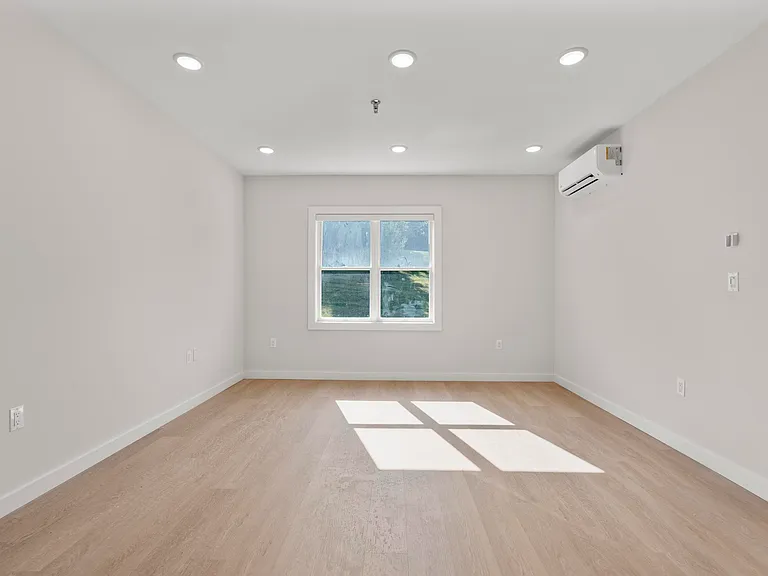 A55 Tunxis Ave #106 — Photo 20