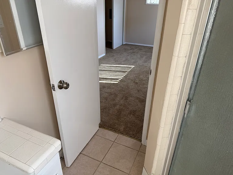 8040 La Jolla Shores Dr #E — Photo 11