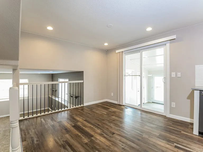 13922 Hudson Way — Photo 8