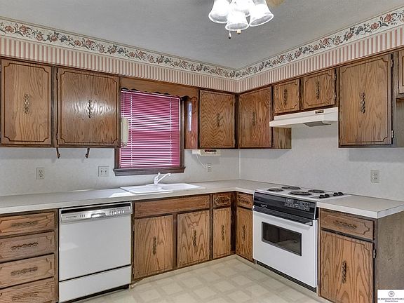 3rd image of 2717 N 124th Cir