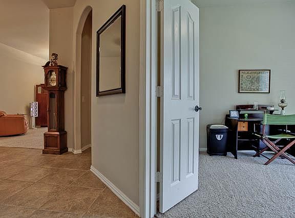 3rd image of 4805 Oakview Dr
