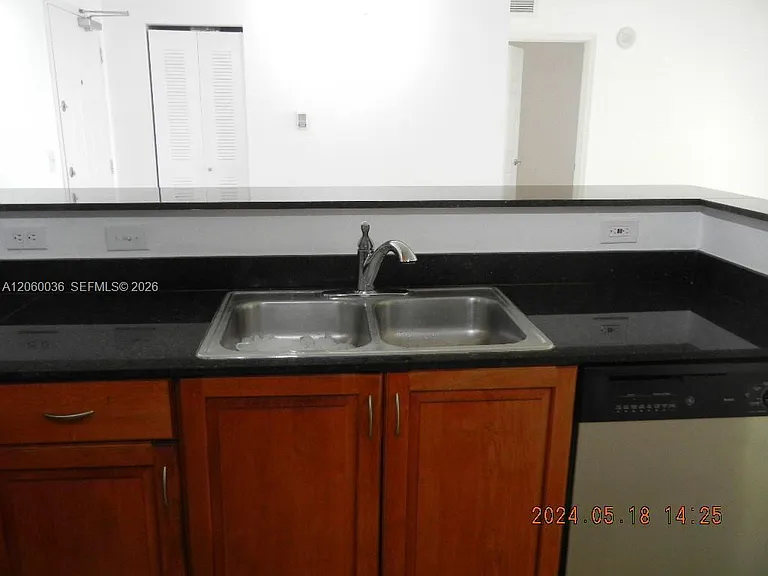 215 SW 42nd Ave #1007 — Photo 20