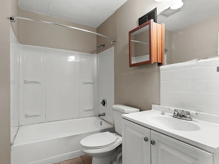 323 Ames Pl — Photo 14