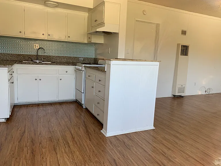 12862 Galway St #18 — Photo 5
