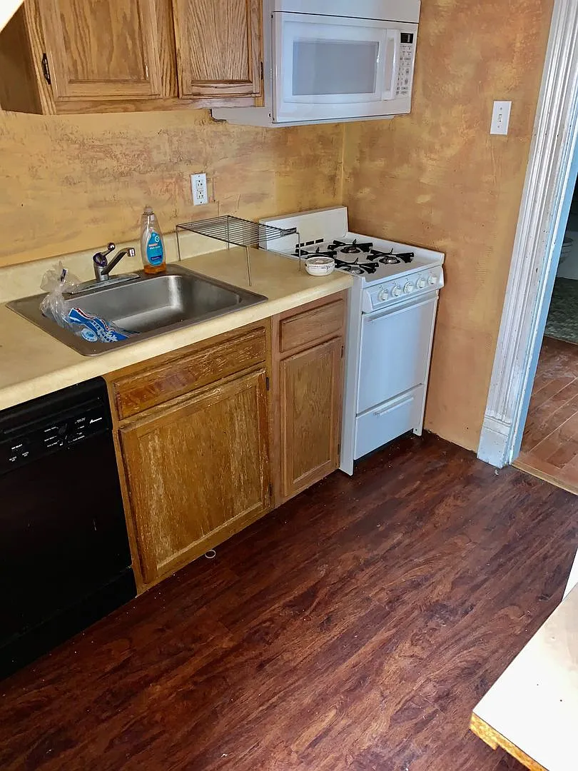4907 friendship — Photo 2