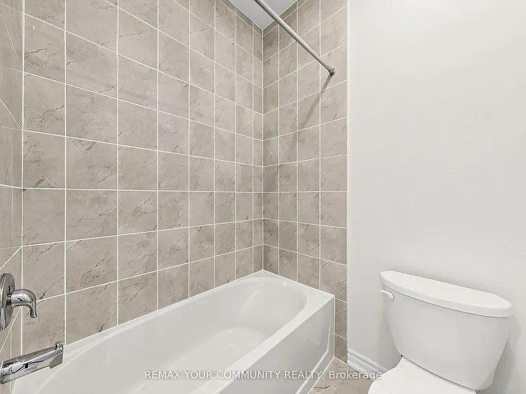 105 Halldorson Ave — Photo 32