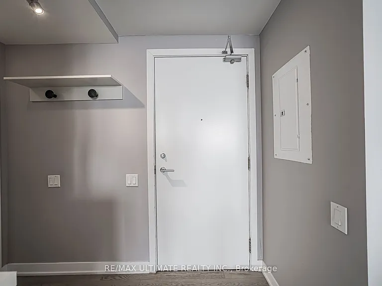 318 King St E #1108 — Photo 25