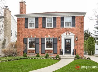 2217 Beechwood Ave, Wilmette, IL 60091