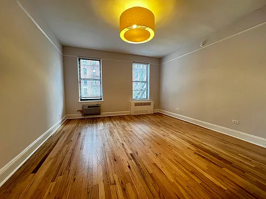Rented by Salon Realty Corp | media 1
