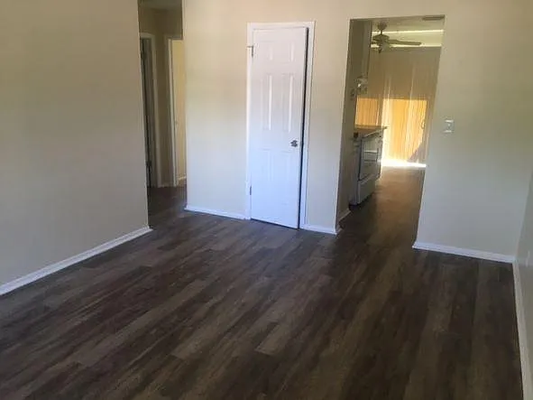 2 bed, 700 sqft, $1,600 — Photo 2
