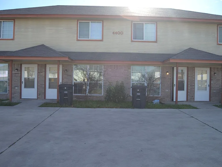 4400 Alan Kent — Photo 2