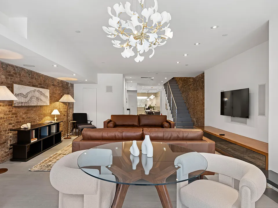 5 E 13th St #2A