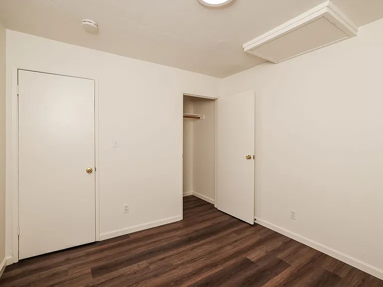5851 Vallejo St #B — Photo 17