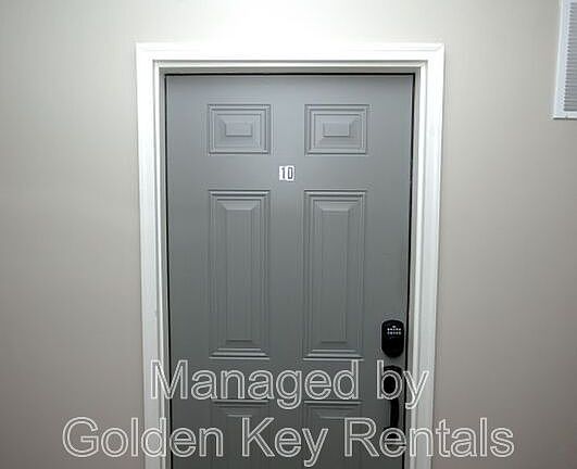 2nd image of 315 E Walnut St APT 1D
