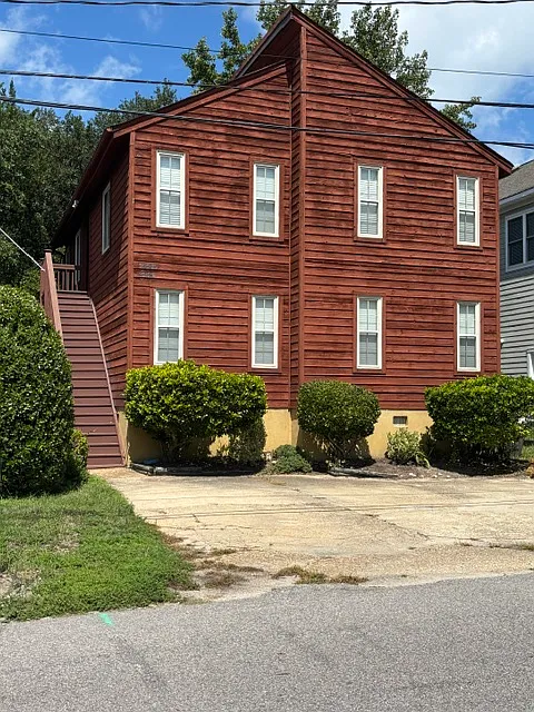 2221 Powhatan Ave